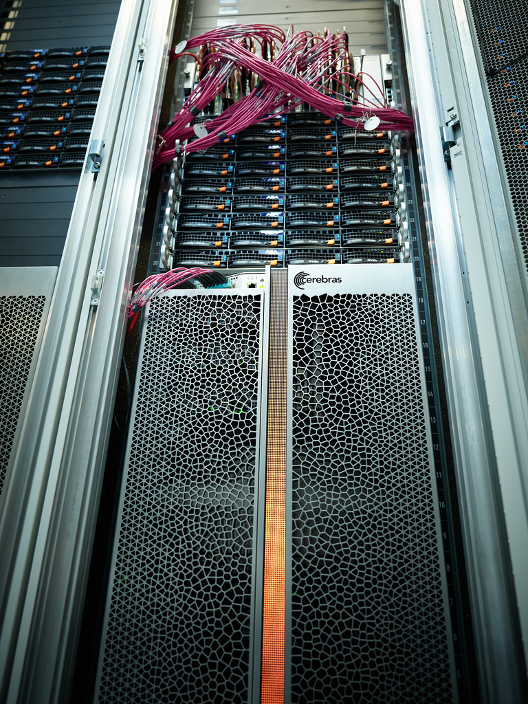 Cerebras CS-2. AI, Semiconductor, WSE, Waffer Scale Engine, artifiical intelligence, computing, hardware.