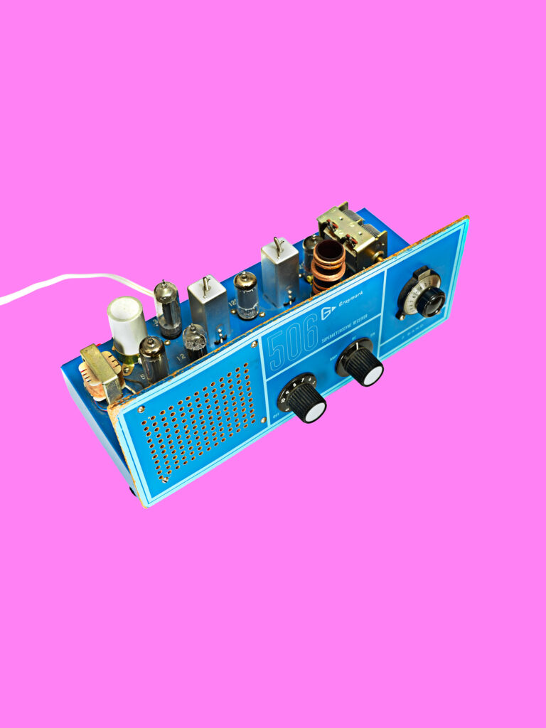 Greymark 506 Radio. .