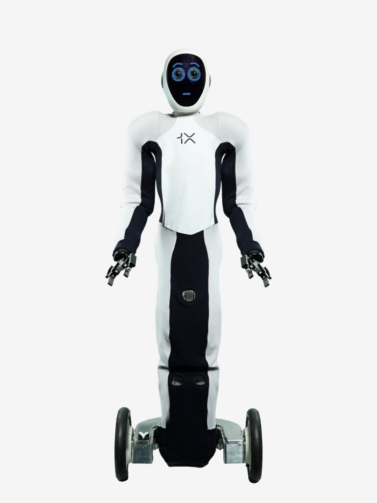 Eve. humanoid, robot.